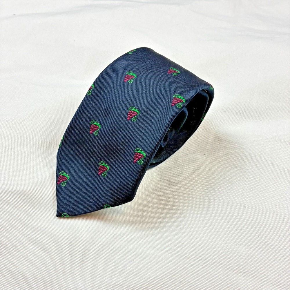 VTG Chipp Terelene Club Tie Navy Ivy Trad Grape Design